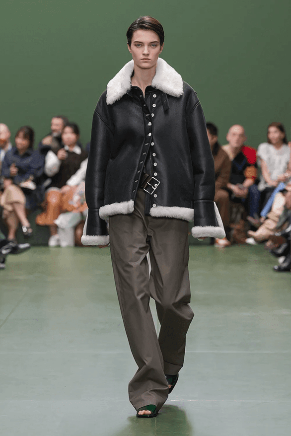 ロエベ 2024年秋冬コレクション LOEWE Fall Winter 2024 Paris Fashion Week menswear womenswear Jonathan Anderson runway show