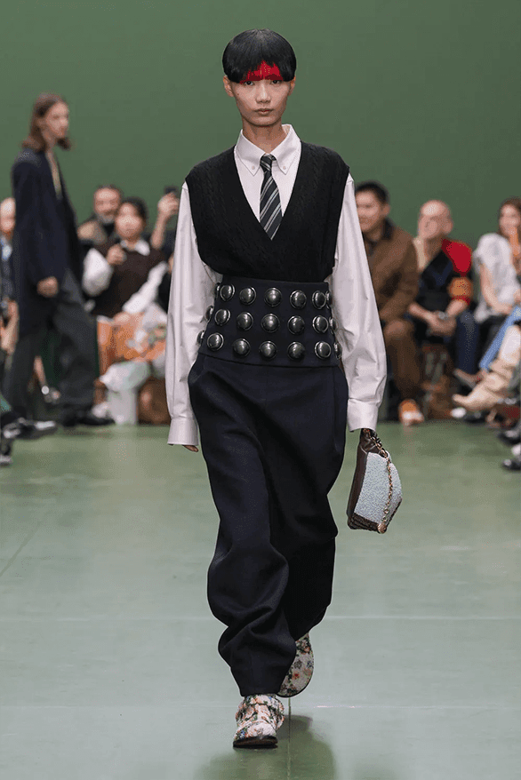 ロエベ 2024年秋冬コレクション LOEWE Fall Winter 2024 Paris Fashion Week menswear womenswear Jonathan Anderson runway show
