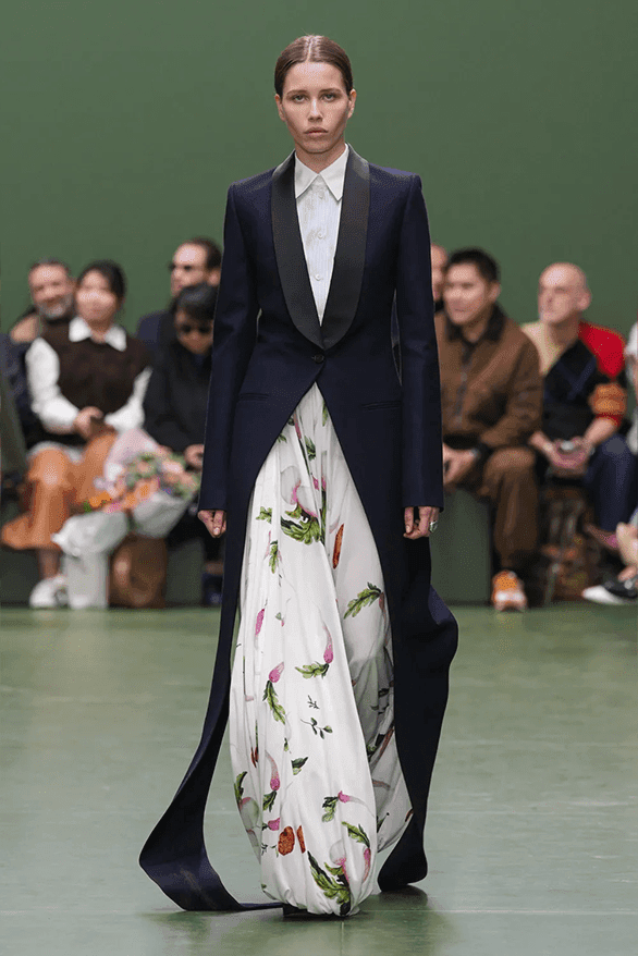 ロエベ 2024年秋冬コレクション LOEWE Fall Winter 2024 Paris Fashion Week menswear womenswear Jonathan Anderson runway show