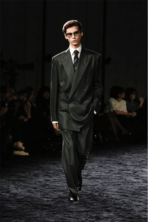 サンローラン 2024年冬メンズコレクション Saint Laurent Fall Winter 2024 Menswear Collection Paris fashion week runway show Anthony Vaccarello