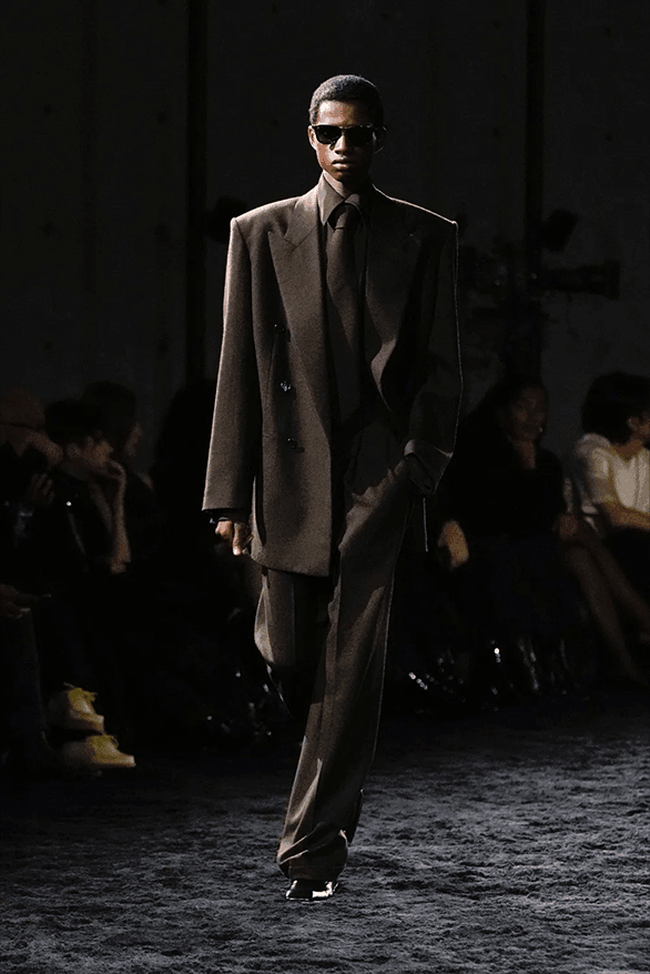 サンローラン 2024年冬メンズコレクション Saint Laurent Fall Winter 2024 Menswear Collection Paris fashion week runway show Anthony Vaccarello