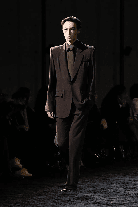 サンローラン 2024年冬メンズコレクション Saint Laurent Fall Winter 2024 Menswear Collection Paris fashion week runway show Anthony Vaccarello