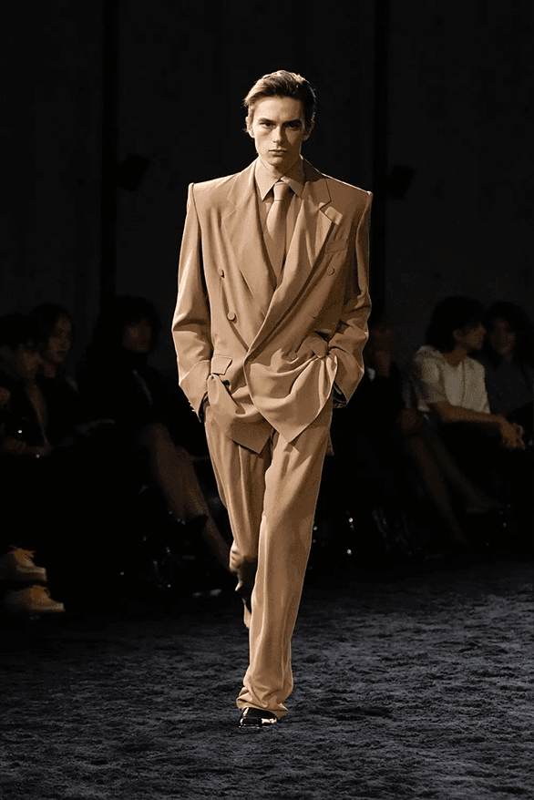 サンローラン 2024年冬メンズコレクション Saint Laurent Fall Winter 2024 Menswear Collection Paris fashion week runway show Anthony Vaccarello