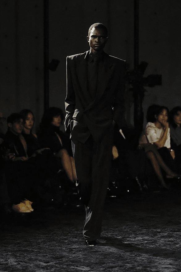 サンローラン 2024年冬メンズコレクション Saint Laurent Fall Winter 2024 Menswear Collection Paris fashion week runway show Anthony Vaccarello