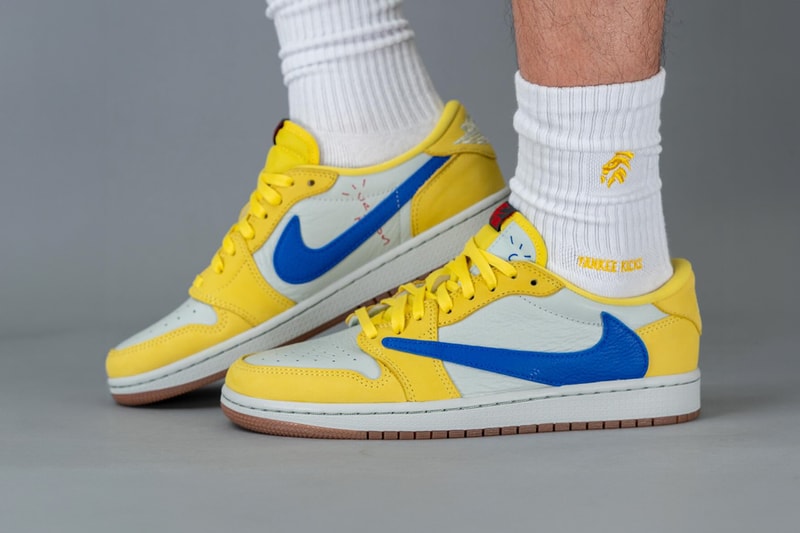 トラヴィス・スコット x エアジョーダン1ロー カナリーイエローの着用画像をチェック travis scott nike air michael jordan brand 1 low og canary womens yellow white dz4137 700 official release date info photos price store list buying guide