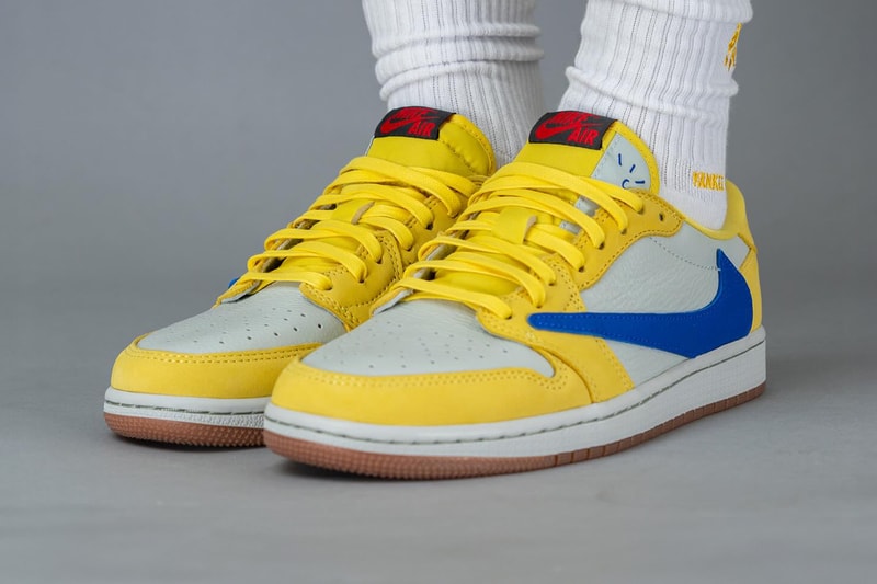 トラヴィス・スコット x エアジョーダン1ロー カナリーイエローの着用画像をチェック travis scott nike air michael jordan brand 1 low og canary womens yellow white dz4137 700 official release date info photos price store list buying guide