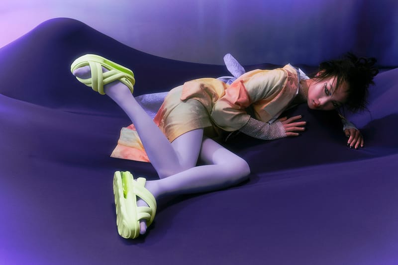 Nike の足袋や下駄を彷彿とさせる新モデル Air Max Isla Sandal が atmos pink にて発売