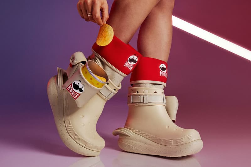 クロックスが世界中で愛され続けるプリングルズとのコラボレーションを予告 Pringles x Crocs Footwear Collaboration Collection Release Info