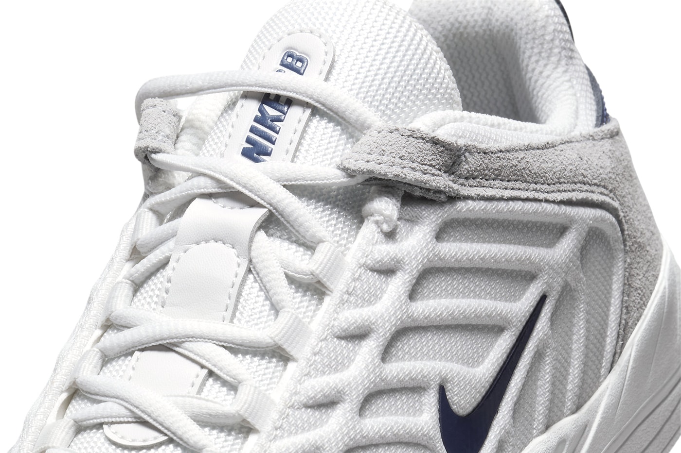 ナイキSBの新型モデル バータブレイに“ジョージタウン”が登場 Nike SB Vertebrae Surfaces in a Minimal "Georgetown" Colorway FD4691-002 Release all white grey suede mesh