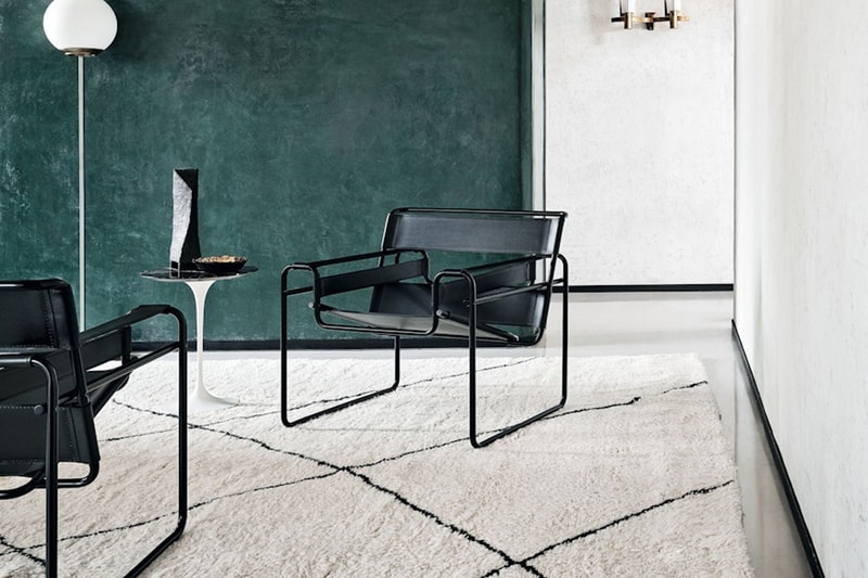 マルセル・ブロイヤーによる名作ワシリーチェアに超マット仕上げの新色が登場 Knoll Marcel Breuer Wassily Chair Ultra Matte Finish Furniture Design contemporary reframing