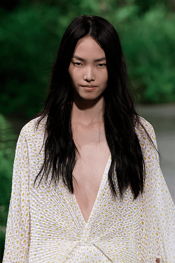 グッチ2025年クルーズ コレクション Gucci Cruise 2025 London Runway Show sabato de Sarno womenswear Tate modern