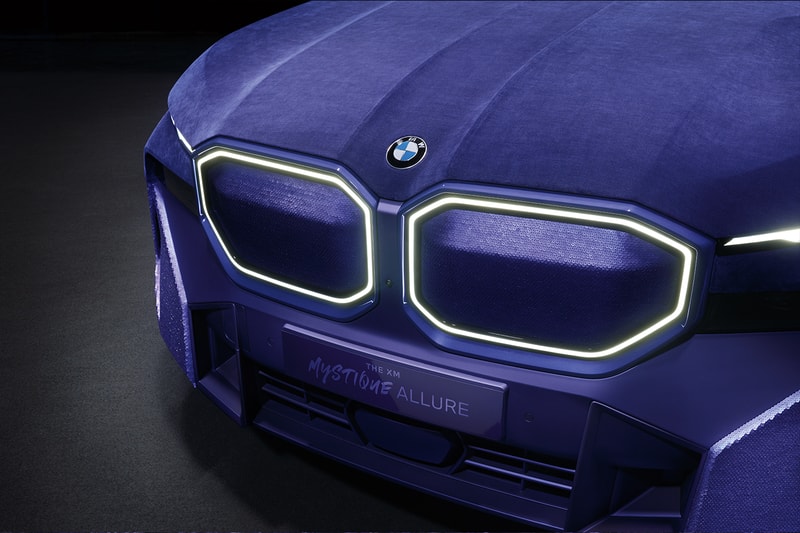 BMW XM をベルベットで包んだナオミ・キャンベル仕様がお披露目に　BMW Naomi Campbell High Fashion Show Car Info
