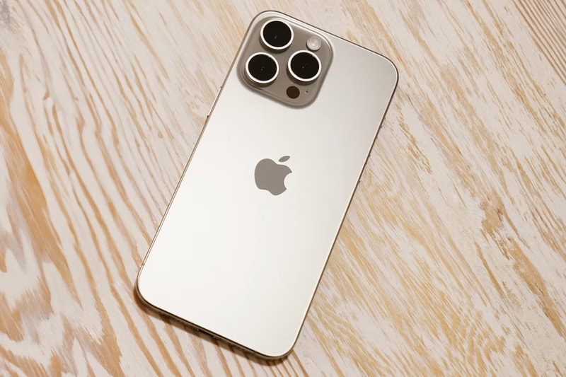 アップルが極薄のアイフォンを新たに開発中か？ Apple Rumored To Be Working on a "Significantly Thinner" iPhone report plus 2025 slender model smartphones new release model