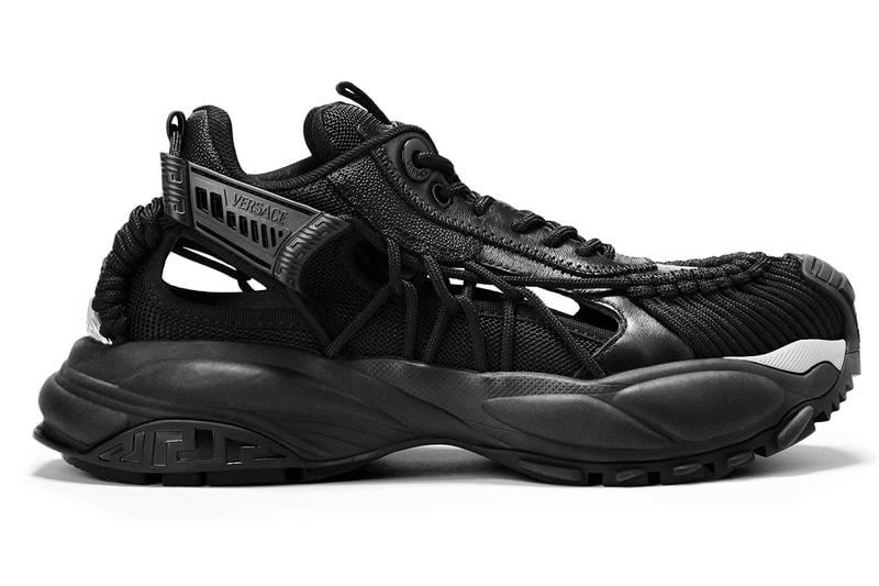 VERSACE  Mercury という名のフューチャリズムを醸すスニーカーコレクションが登場　Sneaker