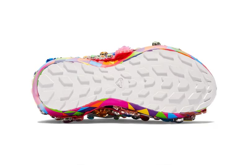 サロモンx コム デ ギャルソンが華やかにカスタムしたマルチカラーのSR811を発売 This Mutlit-Colored COMME des GARÇONS x Salomon SR811 Embellished Platform Is Perfectly Chaotic dsm dover street market london rei kawakubo paris fashion week sepetember 2023 ss24 spring summer 2024 womens collection 
