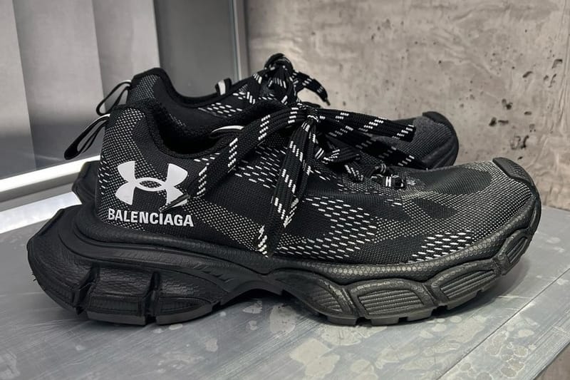 Balenciaga と UNDER ARMOUR によるコラボフットウェアをチェック