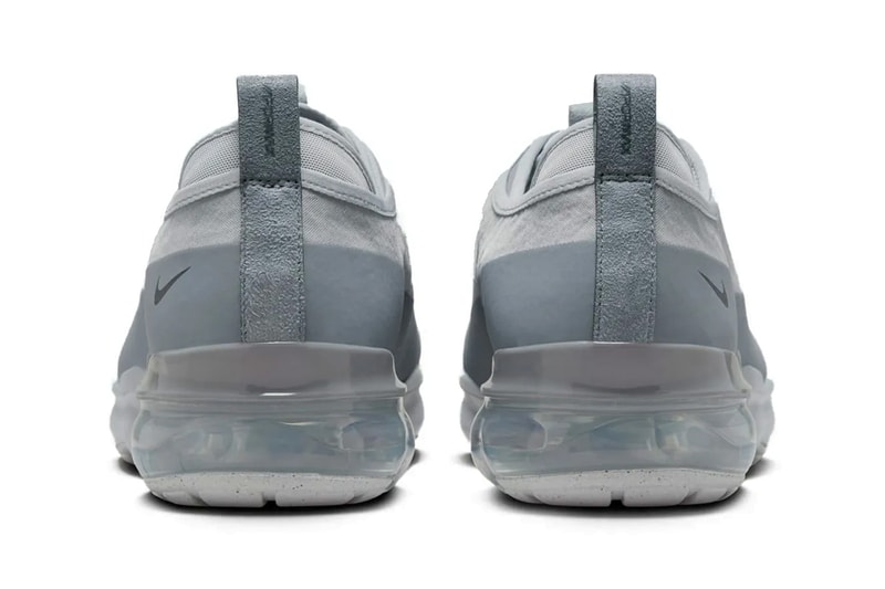 ナイキエアヴェイパーマックスモックロームから涼しげな新色 “クールグレー”が登場 Nike Air VaporMax Moc Roam Surfaces in “Cool Grey” Footwear