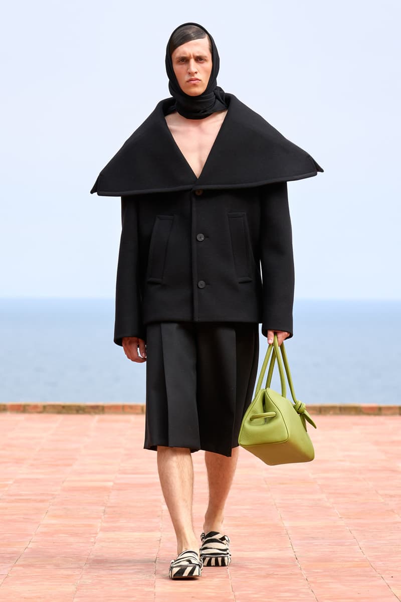 ジャックムスがブランド設立15周年を祝した記念ランウェイショーを開催 Jacquemus Fall/Winter 2024 Collection 15th Anniversary Runway Images Jennie Simon Porte