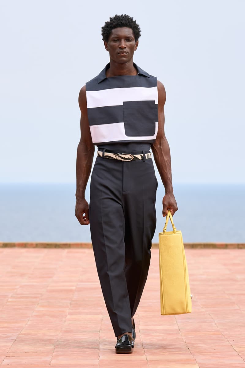 ジャックムスがブランド設立15周年を祝した記念ランウェイショーを開催 Jacquemus Fall/Winter 2024 Collection 15th Anniversary Runway Images Jennie Simon Porte