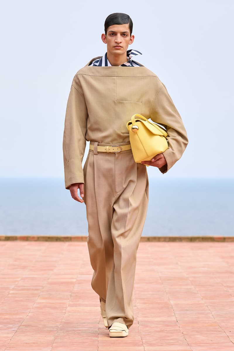 ジャックムスがブランド設立15周年を祝した記念ランウェイショーを開催 Jacquemus Fall/Winter 2024 Collection 15th Anniversary Runway Images Jennie Simon Porte