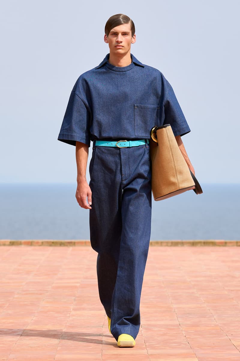 ジャックムスがブランド設立15周年を祝した記念ランウェイショーを開催 Jacquemus Fall/Winter 2024 Collection 15th Anniversary Runway Images Jennie Simon Porte