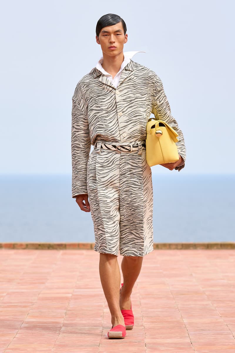 ジャックムスがブランド設立15周年を祝した記念ランウェイショーを開催 Jacquemus Fall/Winter 2024 Collection 15th Anniversary Runway Images Jennie Simon Porte