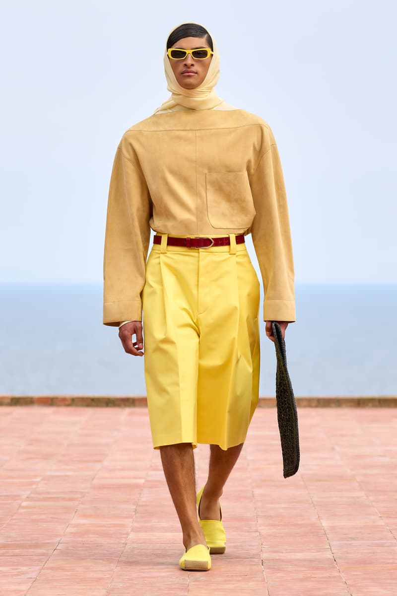 ジャックムスがブランド設立15周年を祝した記念ランウェイショーを開催 Jacquemus Fall/Winter 2024 Collection 15th Anniversary Runway Images Jennie Simon Porte