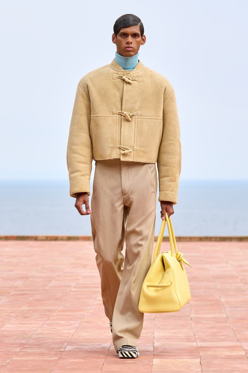 ジャックムスがブランド設立15周年を祝した記念ランウェイショーを開催 Jacquemus Fall/Winter 2024 Collection 15th Anniversary Runway Images Jennie Simon Porte