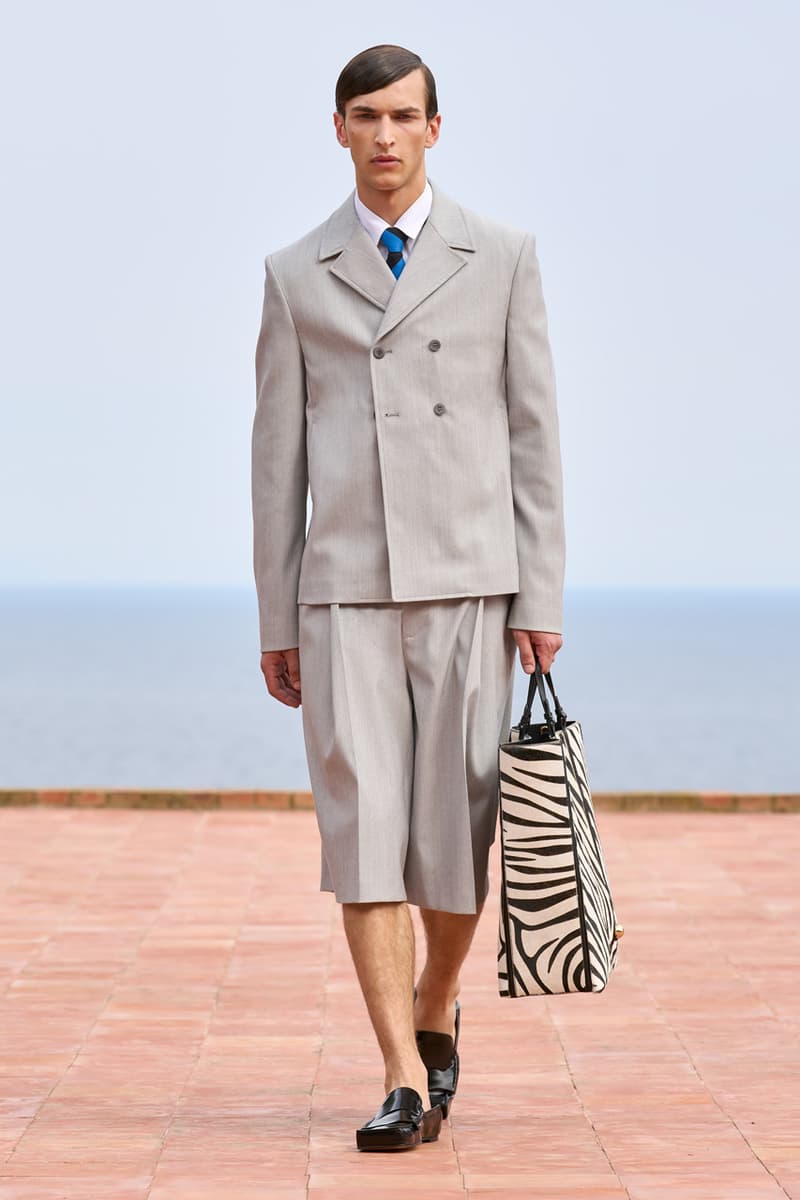 ジャックムスがブランド設立15周年を祝した記念ランウェイショーを開催 Jacquemus Fall/Winter 2024 Collection 15th Anniversary Runway Images Jennie Simon Porte