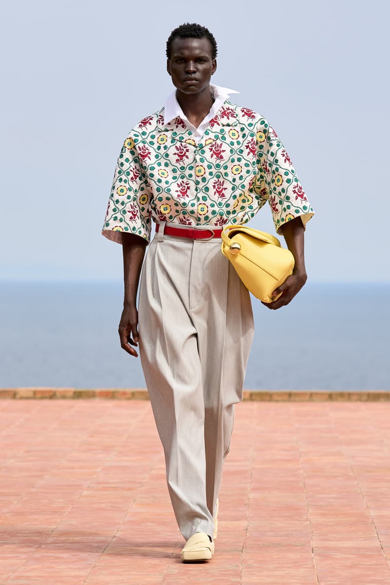 ジャックムスがブランド設立15周年を祝した記念ランウェイショーを開催 Jacquemus Fall/Winter 2024 Collection 15th Anniversary Runway Images Jennie Simon Porte