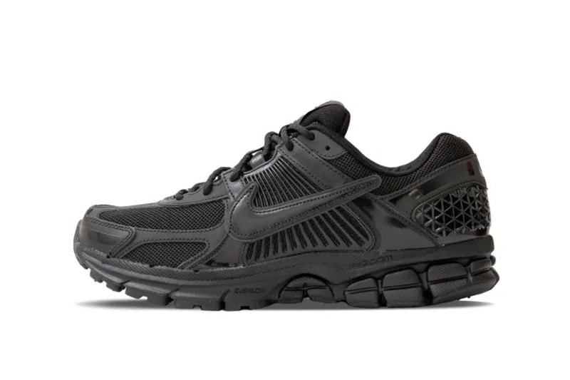 ドーバーストリートマーケット x ナイキによる“オールブラック”のズーム ボメロ 5が登場 Official Look at the Dover Street Market x Nike Zoom Vomero 5 "Black" FZ3313-001 sneak peek running shoes collaboration