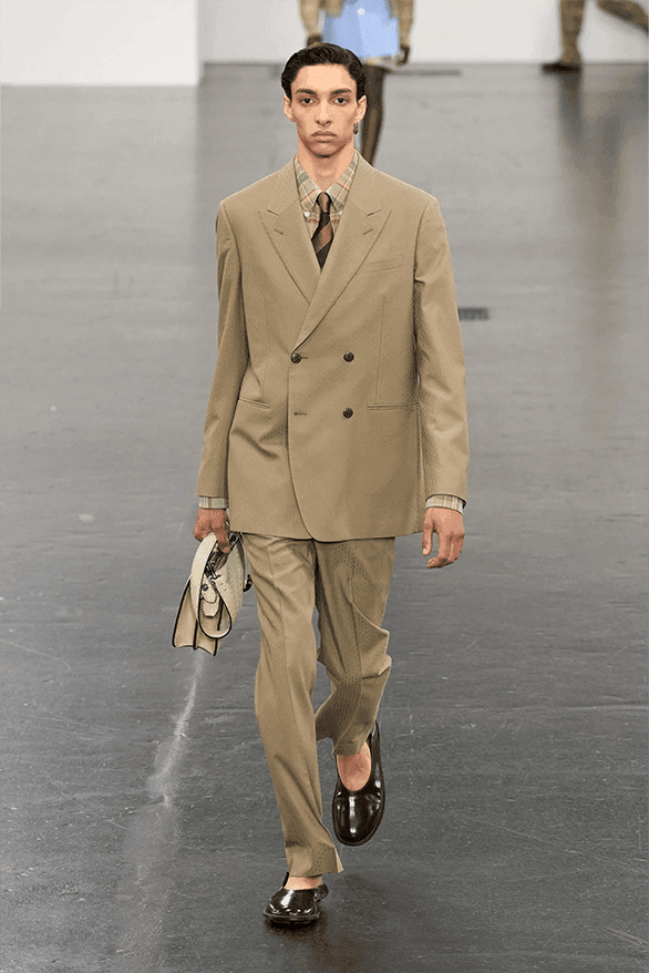 フェンディ2025年春夏メンズコレクション Fendi Spring Summer 2025 Milan Fashion Week menswear runway Silvia Venturini Fendi