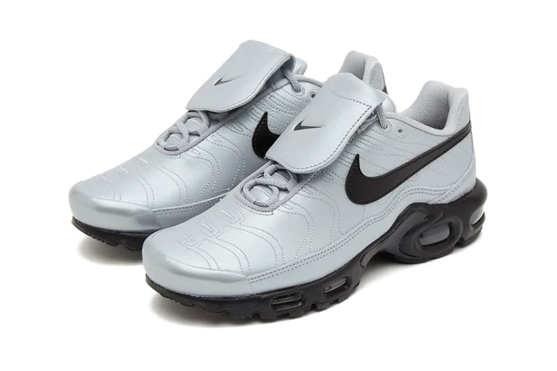 ナイキエアマックスプラスティエンポより艶やかなグレーを纏った新色 ウルフグレーが登場 Nike Air Max Plus Tiempo Wolf Grey Soccer Sneaker