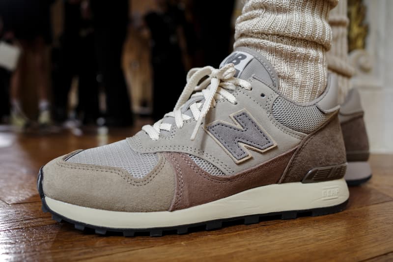 オーラリー x ニューバランスが2025年春夏シーズンの最新コラボフットウェア 475 を発表 Closer Look at the AURALEE x New Balance 475 SS25 Collaboration japanese sneaker collaboration label wrpd 990v4 made in usa ryota iwai