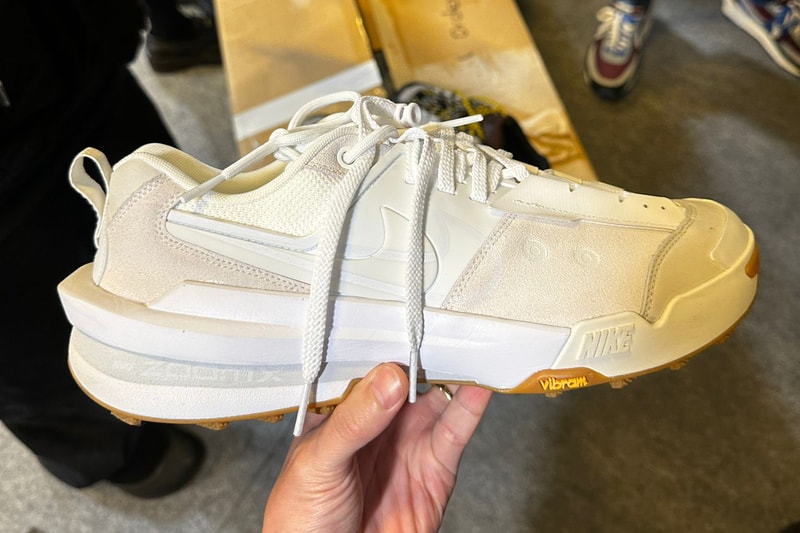サカイ x ナイキの2025年春夏コラボフットウェアはゼガマドーム Closer Look at the sacai x Nike ZegamadomeCollaboration Revealed on the SS25 Menswear Paris Fashion Week Runway chitose abe