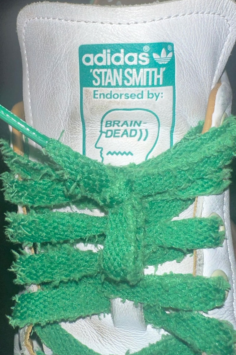 ブレインデッドがアディダスオリジナルスとの最新コラボスタンスミスをお披露目 Kyle Ng Previews the Brain Dead x adidas Stan Smith footwear sneaker shoe release upper suede leather collab logo tongue lace green colorway white bowling shoe first collaboration release date link price farmtactics