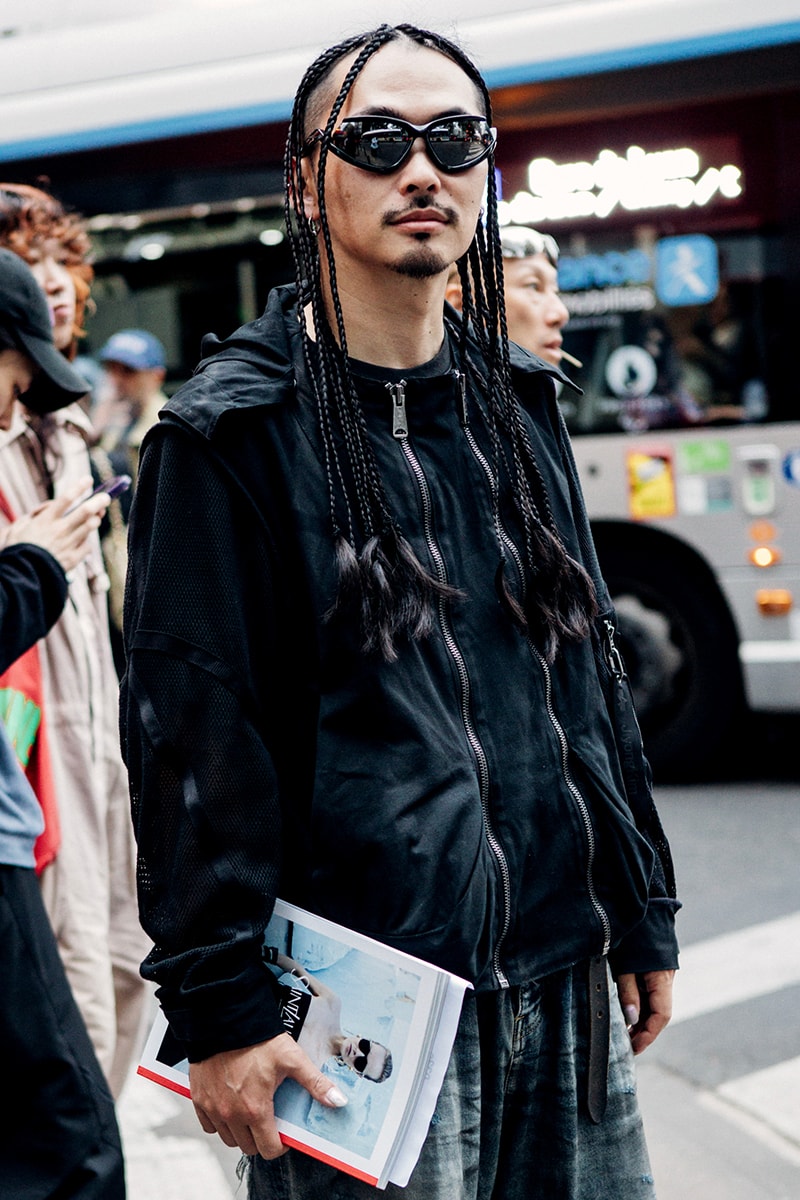 ストリートスタイル : パリ・ファッションウィーク 2025年春夏 Paris Fashion Week Men's SS25 Street Style dior wales bonner louis vuitton cowboy kidsuper loewe jonathan anderson i told ya asap rocky awge amiri issey miyake lemaire