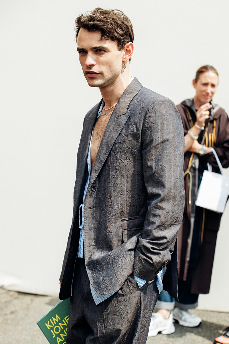 ストリートスタイル : パリ・ファッションウィーク 2025年春夏 Paris Fashion Week Men's SS25 Street Style dior wales bonner louis vuitton cowboy kidsuper loewe jonathan anderson i told ya asap rocky awge amiri issey miyake lemaire