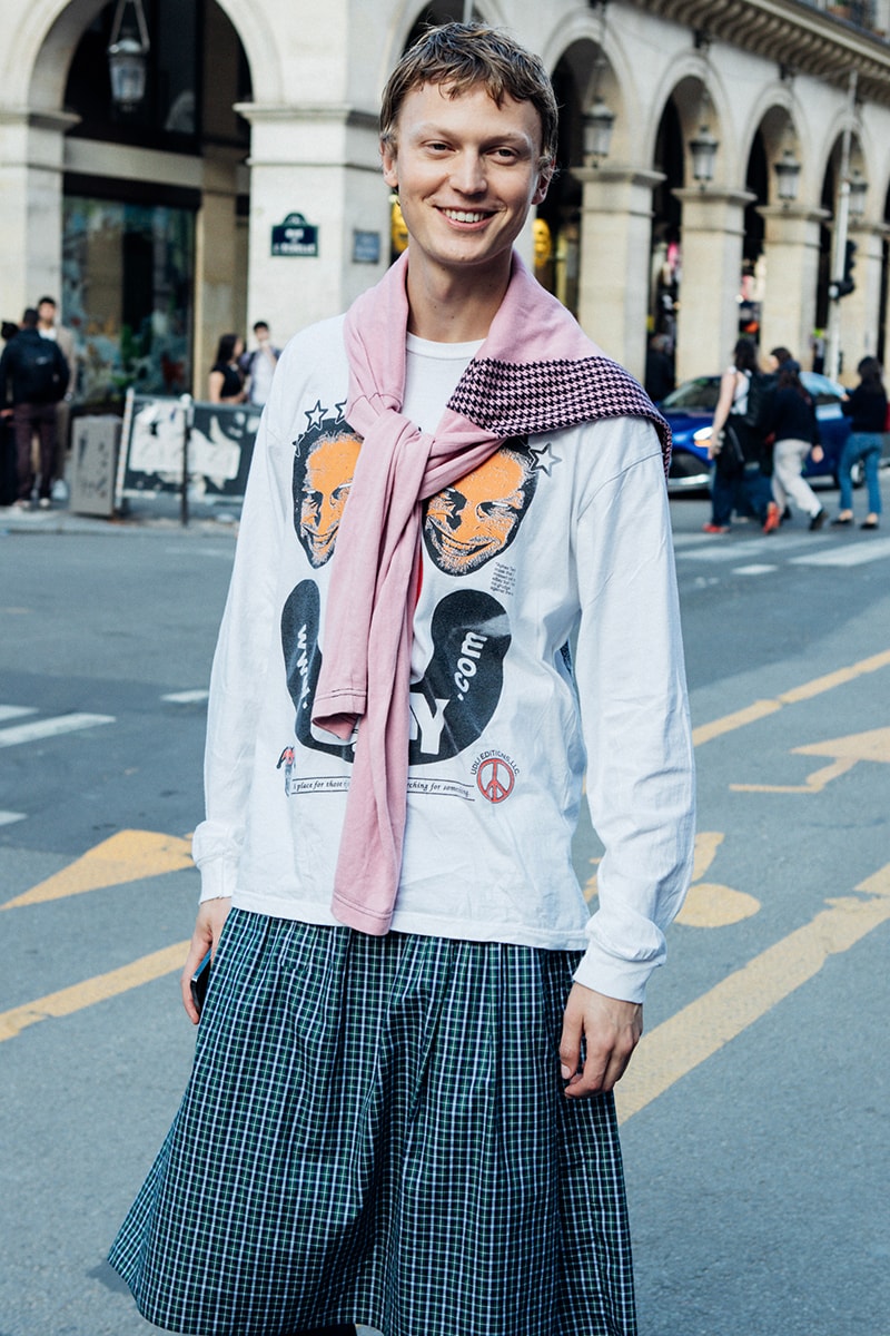 ストリートスタイル : パリ・ファッションウィーク 2025年春夏 Paris Fashion Week Men's SS25 Street Style dior wales bonner louis vuitton cowboy kidsuper loewe jonathan anderson i told ya asap rocky awge amiri issey miyake lemaire
