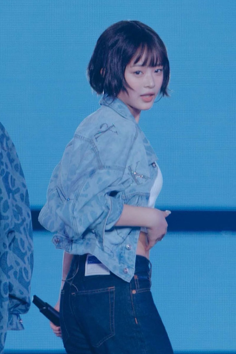 ニュージーンズが単独来日公演で着用していたカルバンクラインのカスタムデニムをチェック newjeans fan meeting bunnies camp 2024 tokyo dome calvin klein custom denim check