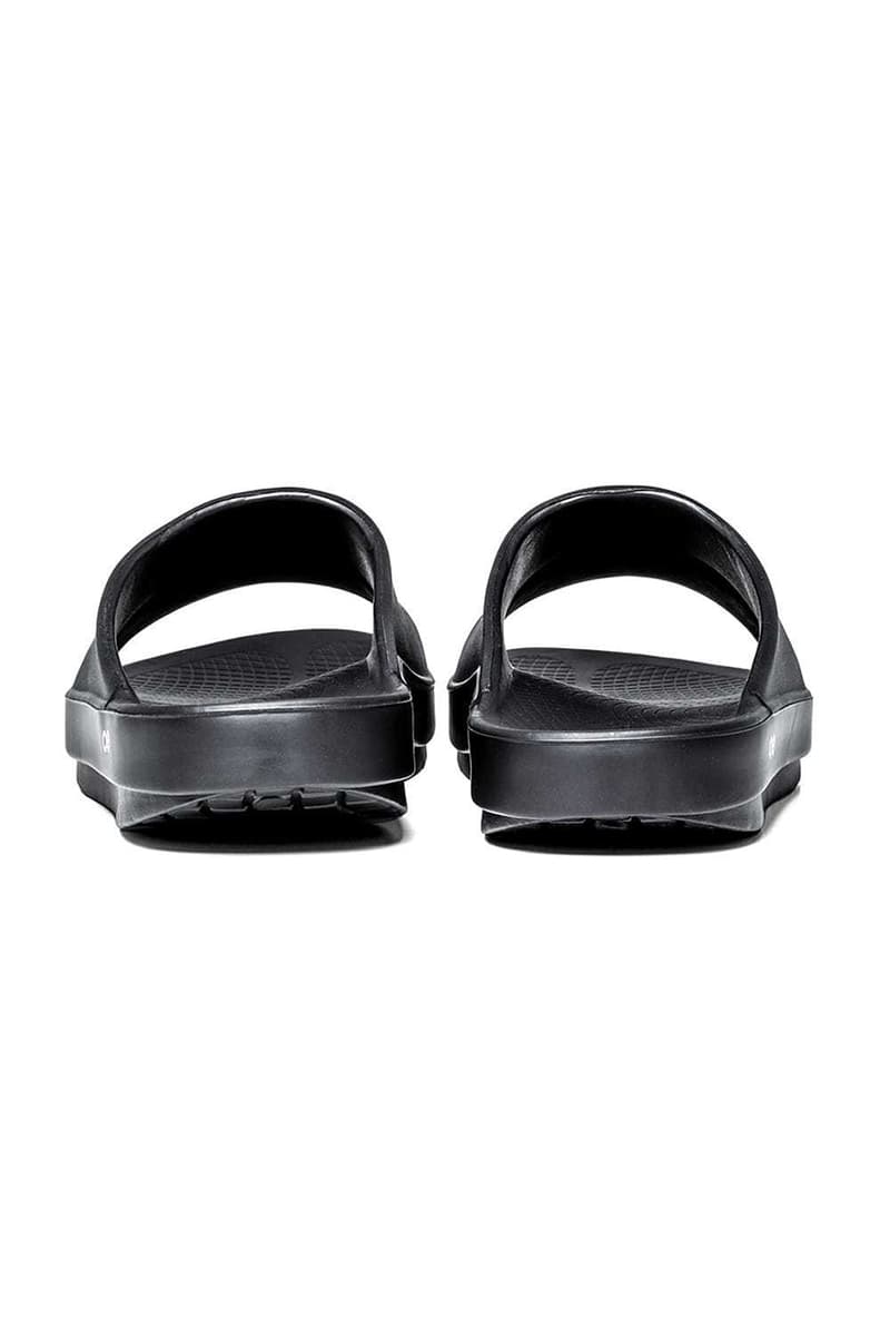 タカヒロミヤシタザソロイストがウーフォスとの最新コラボサンダルを発売 takahiromiyashitathesoloist oofos collab sandal release info