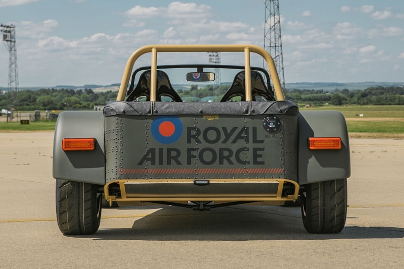 ケータハムとイギリス空軍が提携して特別仕様のセブン 360Rを発表 Caterhamとイギリス空軍が提携し、特別仕様の“セブン 360R”を発表 Caterham and the Royal Air Force Team Up for Special Edition Seven 360R