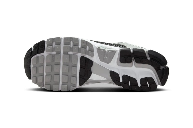 ナイキズームボメロ5からメタリックシルバーを纏った新色 “メタリックシルバー/ブラック”が登場 Nike Zoom Vomero 5 “Metallic Silver/Black” FJ4151-004 Release Info Swoosh TPU caging mesh base 