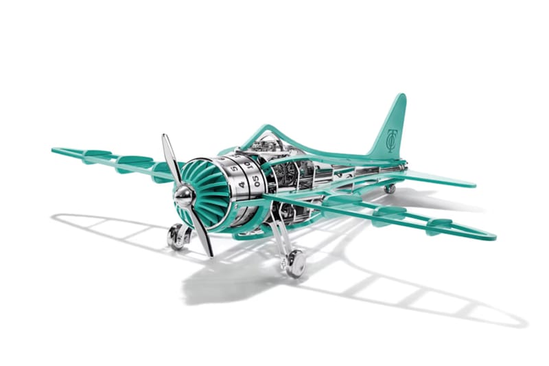 Tiffany & Co. より約607万円の飛行機型時計が発売