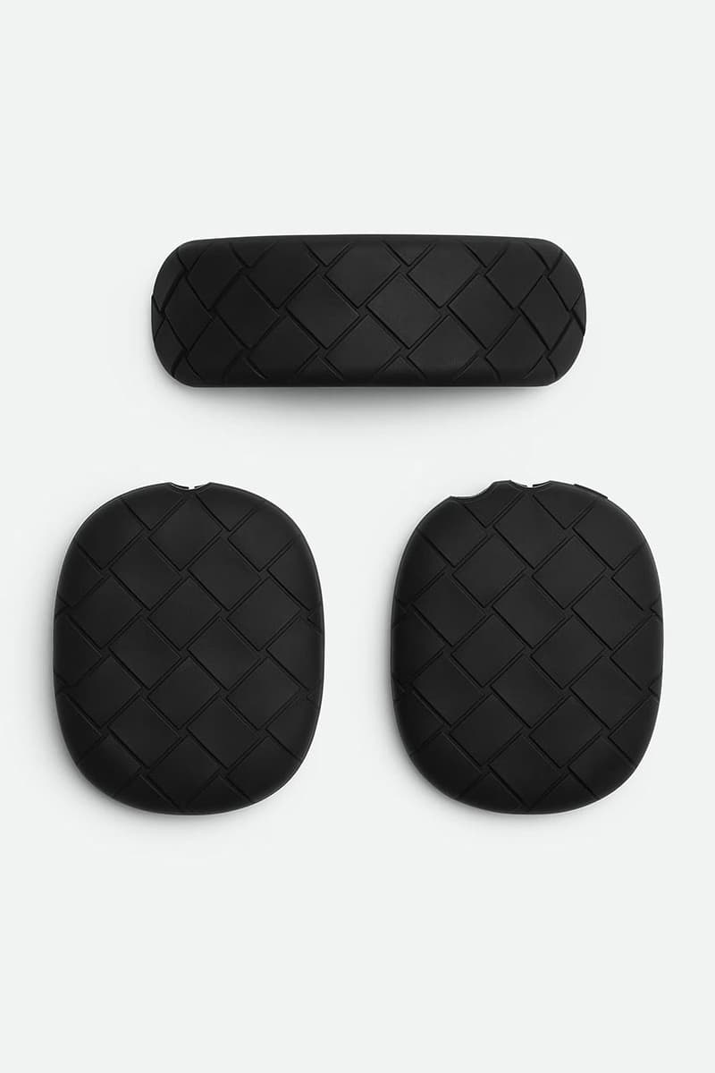 ボッテガ・ヴェネタより新作のエアポッズマックスカバーカバーなどが登場 bottega veneta airpod max covers iphone cases apple products tech accessories high fashion leather silicone