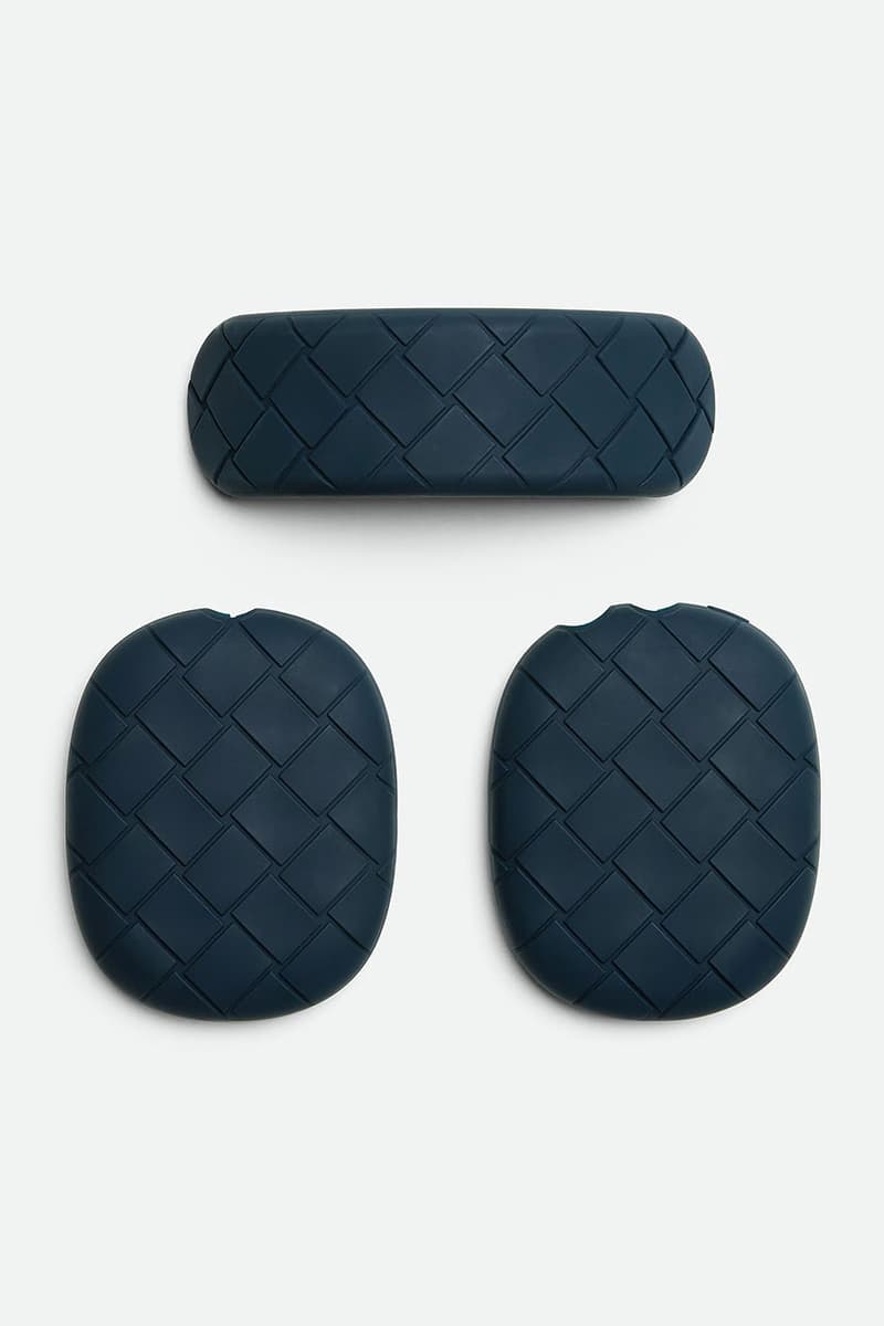 ボッテガ・ヴェネタより新作のエアポッズマックスカバーカバーなどが登場 bottega veneta airpod max covers iphone cases apple products tech accessories high fashion leather silicone