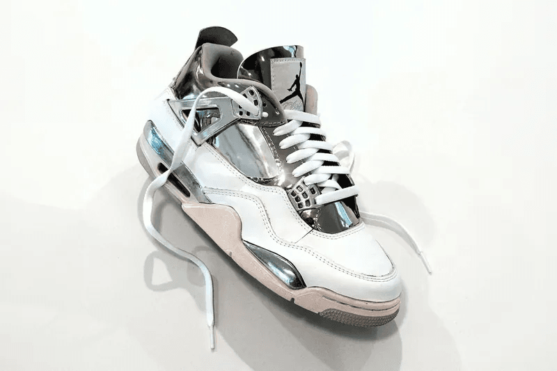 J・バルヴィンの新作アルバム Rayoにインスパイアされた特別なエアジョーダン4をチェック J Balvin Air Jordan 4 Rayo Custom Info chrome andu.c