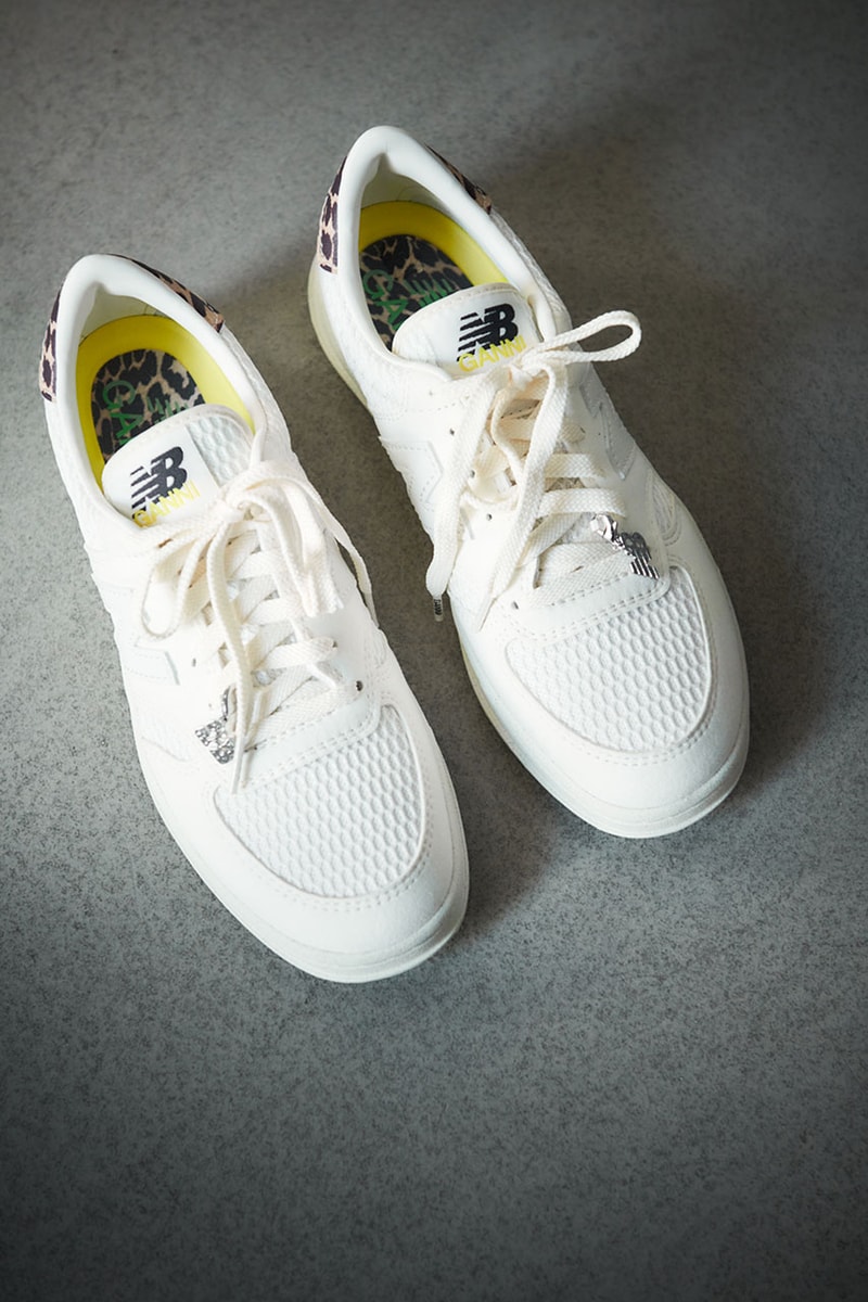ガニーxニューバランスによる最新コラボモデル T500が登場 ganni new balance t500 release info