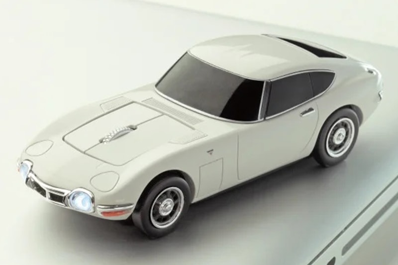 TOYOTA 2000GT 型の Bluetooth マウスが登場　トヨタ
