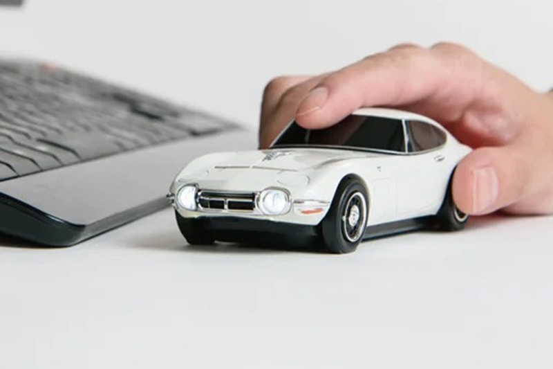 TOYOTA 2000GT 型の Bluetooth マウスが登場　トヨタ